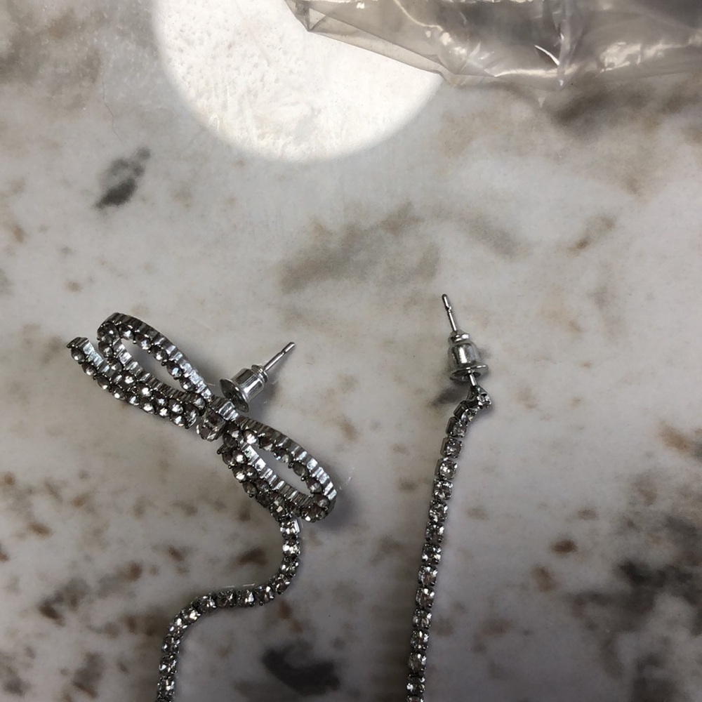 earring - Picture 2 of 4